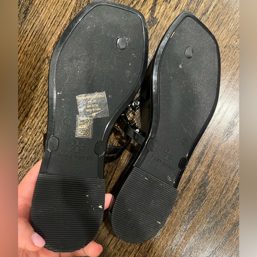 Tory Burch Black Sandals size 9 LIKE NEW - Picture 2 of 2